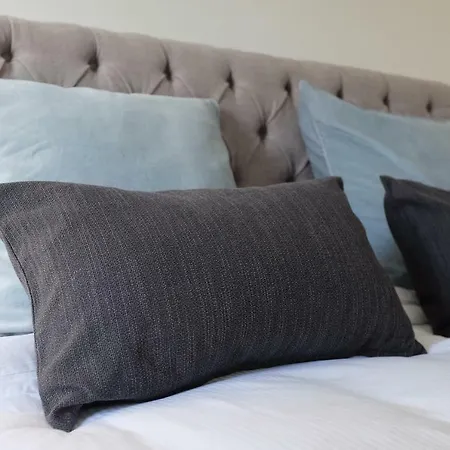 Le Petit Buc Apartment